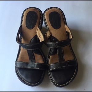 Born size 6 wedge sandals